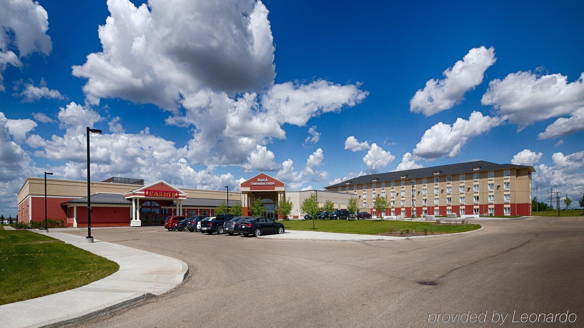Camrose Resort Casino Exteriör bild