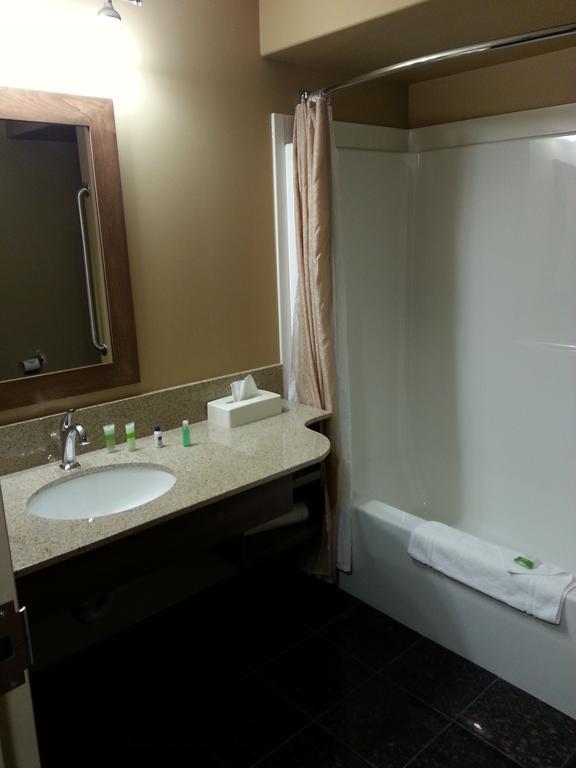 Camrose Resort Casino Rum bild