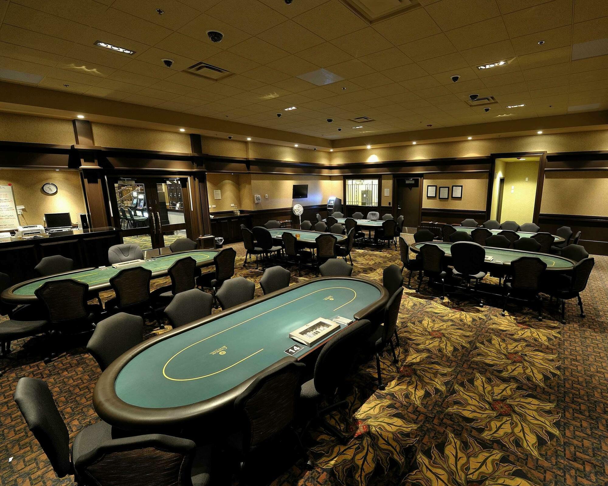 Camrose Resort Casino Exteriör bild